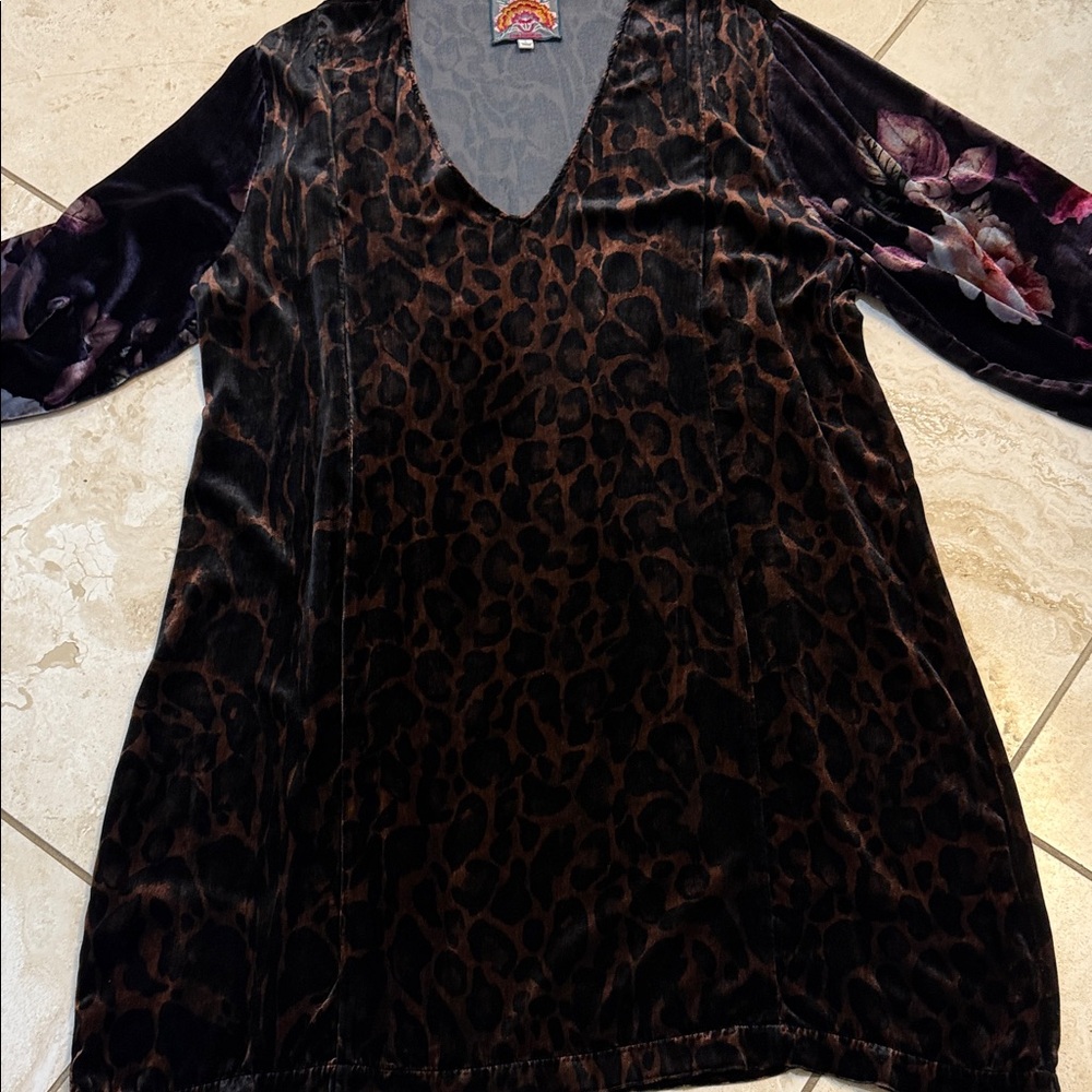 Leopard Print velvet  V-Neck Dress - Picture 2 of 5